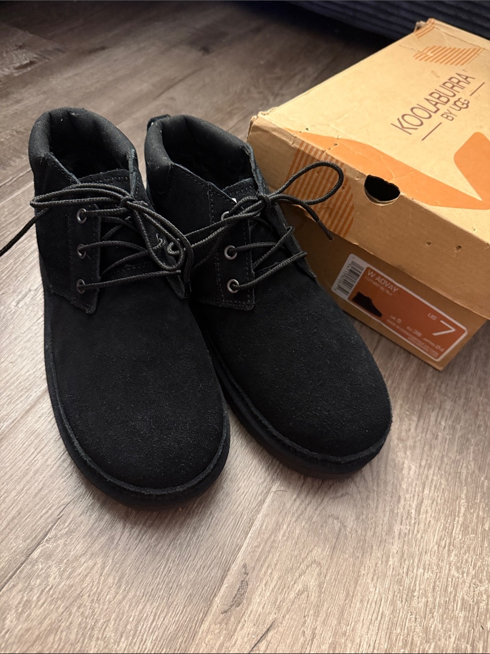 Koolaburra by Ugg Black Suede Chukka Boots for Women